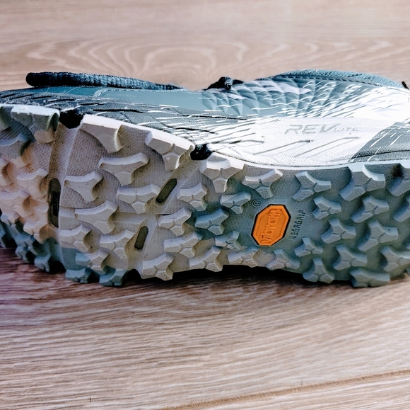 New Balance Womens Size 9B Revlite Summit QOM Trail Running Shoes Goretex Blue - Picture 2 of 10